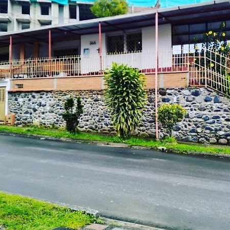 Hostal Spa Casa De Piedra Con Jacuzzi Санта-Роса-де-Кабаль Екстер'єр фото
