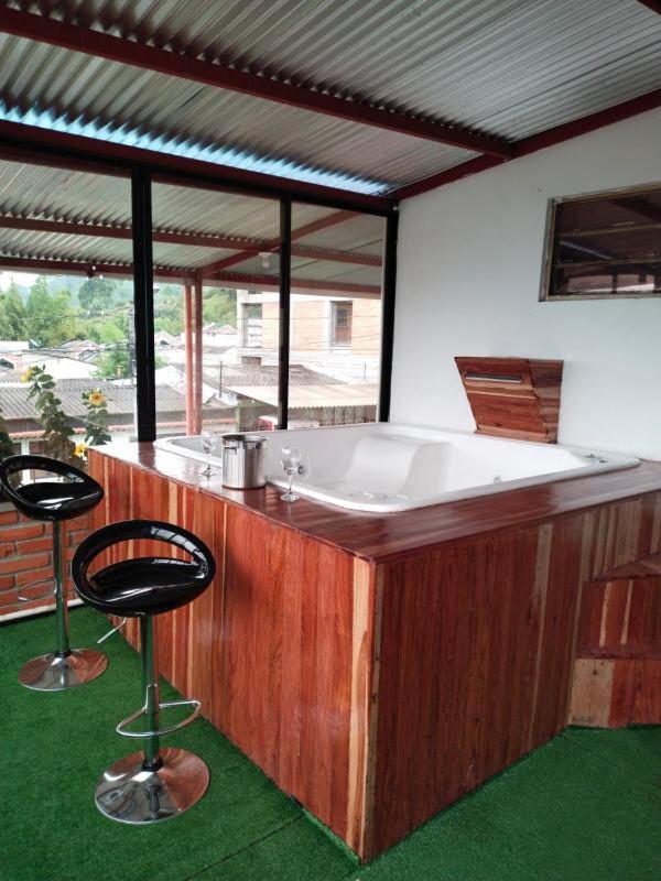 Hostal Spa Casa De Piedra Con Jacuzzi Санта-Роса-де-Кабаль Екстер'єр фото