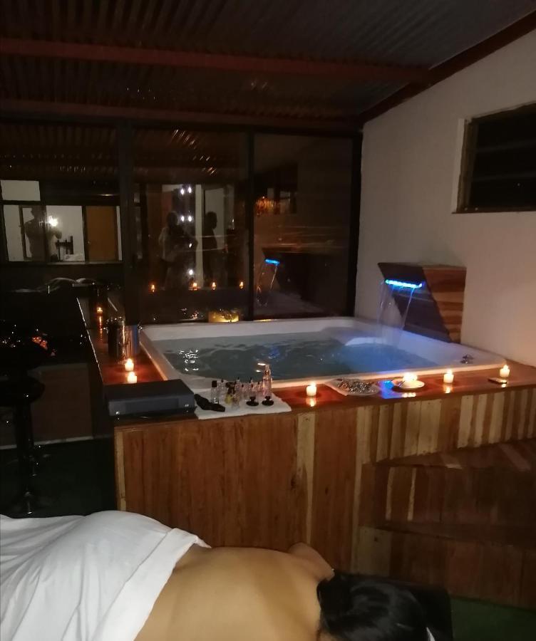 Hostal Spa Casa De Piedra Con Jacuzzi Санта-Роса-де-Кабаль Екстер'єр фото