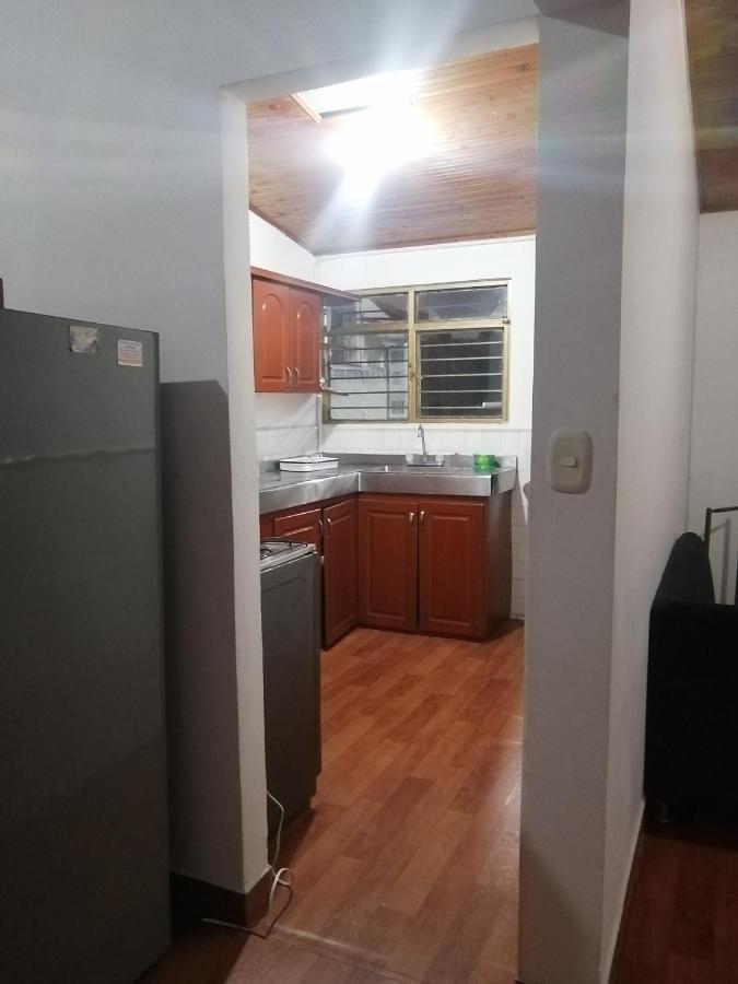 Hostal Spa Casa De Piedra Con Jacuzzi Санта-Роса-де-Кабаль Екстер'єр фото