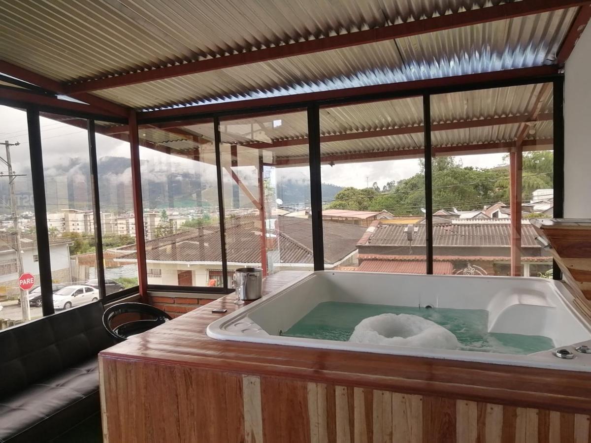 Hostal Spa Casa De Piedra Con Jacuzzi Санта-Роса-де-Кабаль Екстер'єр фото